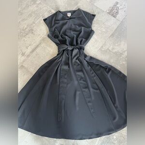 Anne Klein Black Crepe A-line Midi Dress Size: M